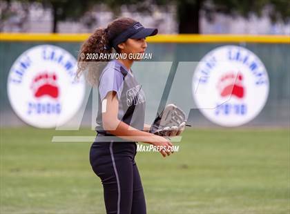 Thumbnail 1 in Stockdale vs. Selma photogallery.