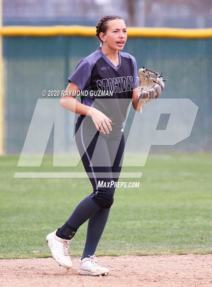 Thumbnail 3 in Stockdale vs. Selma photogallery.