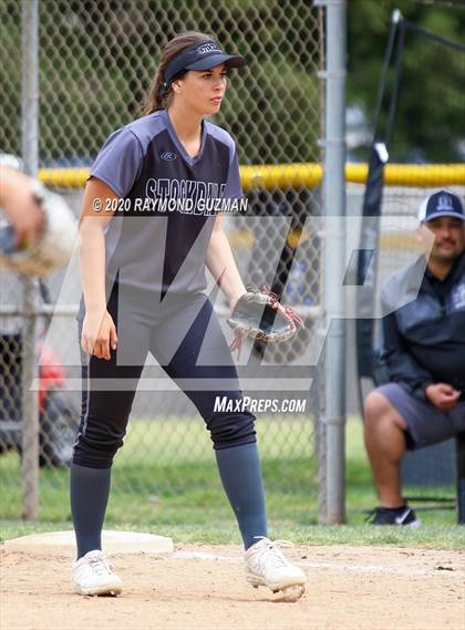 Thumbnail 2 in Stockdale vs. Selma photogallery.