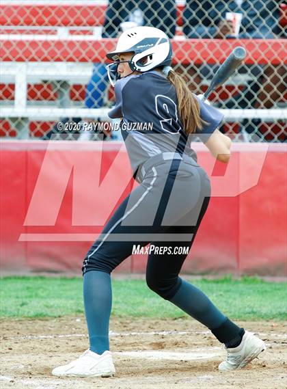 Thumbnail 3 in Stockdale vs. Selma photogallery.