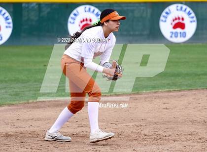 Thumbnail 3 in Stockdale vs. Selma photogallery.