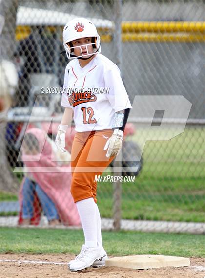 Thumbnail 1 in Stockdale vs. Selma photogallery.