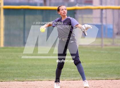 Thumbnail 3 in Stockdale vs. Selma photogallery.