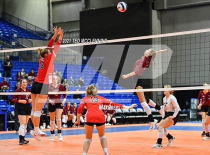 Thumbnail 2 in Mansfield vs. Life Way Christian (AAA 2A Final) photogallery.