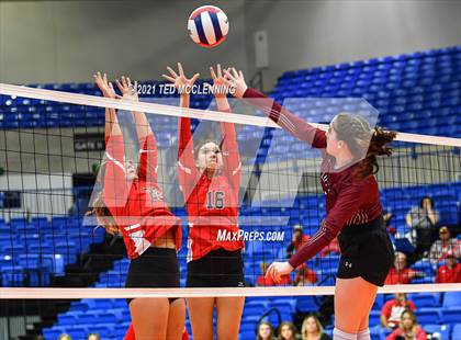 Thumbnail 2 in Mansfield vs. Life Way Christian (AAA 2A Final) photogallery.