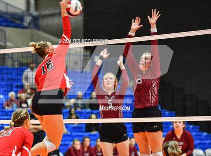 Thumbnail 1 in Mansfield vs. Life Way Christian (AAA 2A Final) photogallery.
