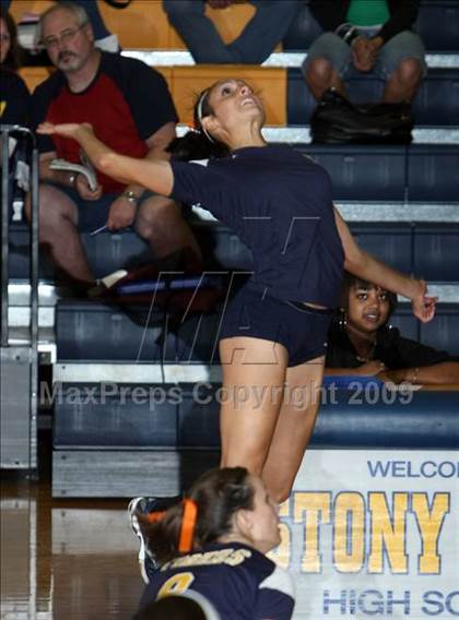 Thumbnail 3 in McNeil @ Stony Point photogallery.