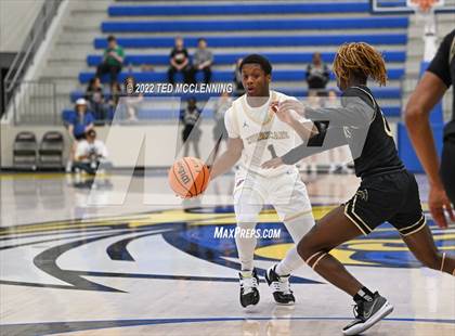 Thumbnail 2 in Jonesboro vs. Hot Springs (AAA 5A State Playoff first round) photogallery.