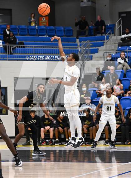 Thumbnail 2 in Jonesboro vs. Hot Springs (AAA 5A State Playoff first round) photogallery.