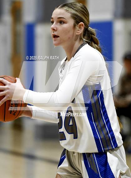 Thumbnail 2 in Orland vs. Marysville (Oroville Tournament) photogallery.