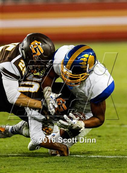Thumbnail 3 in Santa Clara vs Gunderson (Levi's Stadium - Friday Night Lights) photogallery.