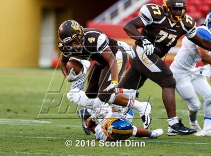 Thumbnail 2 in Santa Clara vs Gunderson (Levi's Stadium - Friday Night Lights) photogallery.