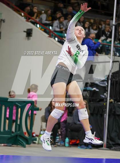 Thumbnail 1 in Woodland Park vs. Niwot (CHSAA 4A 1st Round) photogallery.