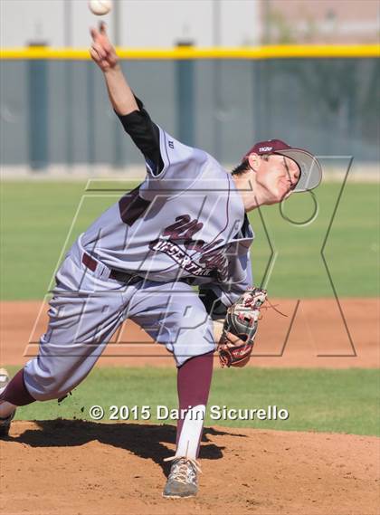 Thumbnail 3 in Desert Mountain vs Mountain View (Desert Vista Invitational) photogallery.