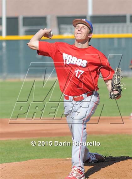 Thumbnail 1 in Desert Mountain vs Mountain View (Desert Vista Invitational) photogallery.