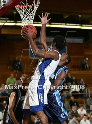 Thumbnail 1 in Compton vs. Gahr (MaxPreps Holiday Classic) photogallery.