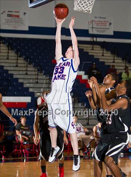Thumbnail 3 in Dobie [J. Frank] Sophomore vs Clear Lake Sophomore photogallery.