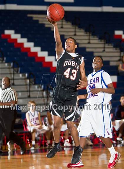 Thumbnail 1 in Dobie [J. Frank] Sophomore vs Clear Lake Sophomore photogallery.