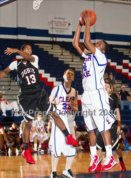 Thumbnail 2 in Dobie [J. Frank] Sophomore vs Clear Lake Sophomore photogallery.