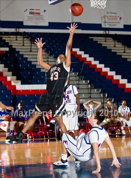 Thumbnail 2 in Dobie [J. Frank] Sophomore vs Clear Lake Sophomore photogallery.