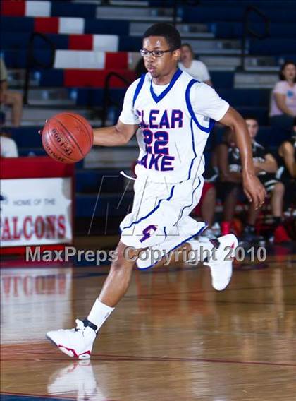 Thumbnail 2 in Dobie [J. Frank] Sophomore vs Clear Lake Sophomore photogallery.