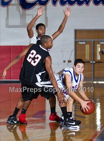 Thumbnail 2 in Dobie [J. Frank] Sophomore vs Clear Lake Sophomore photogallery.