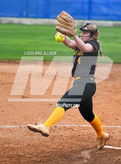 Thumbnail 3 in Hixson vs White Plains photogallery.