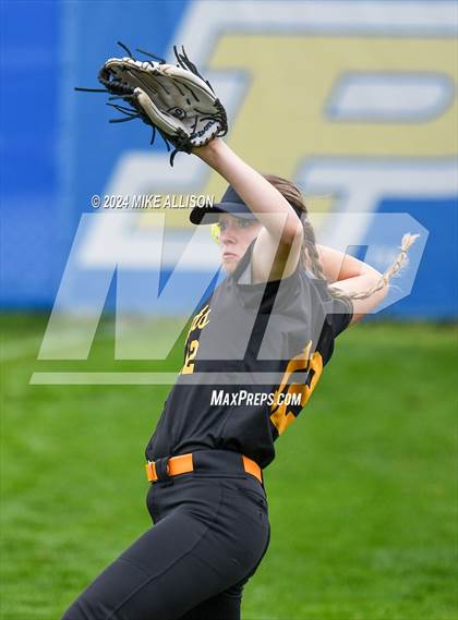 Thumbnail 3 in Hixson vs White Plains photogallery.