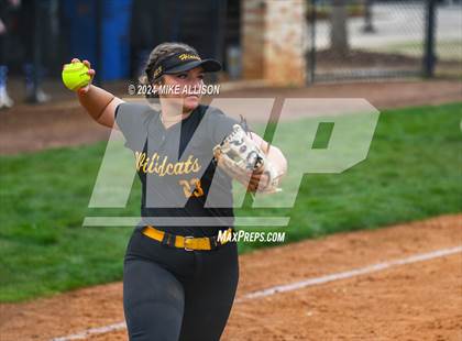 Thumbnail 1 in Hixson vs White Plains photogallery.