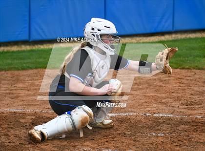 Thumbnail 3 in Hixson vs White Plains photogallery.