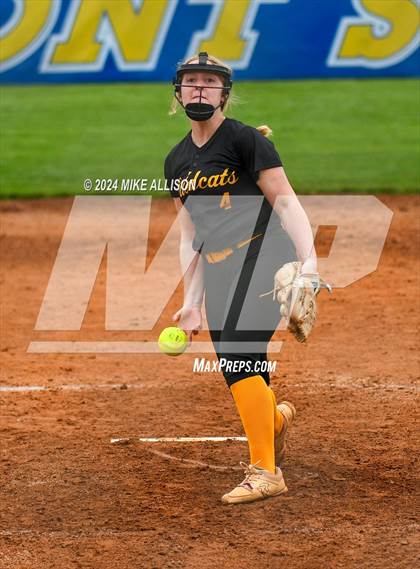 Thumbnail 1 in Hixson vs White Plains photogallery.