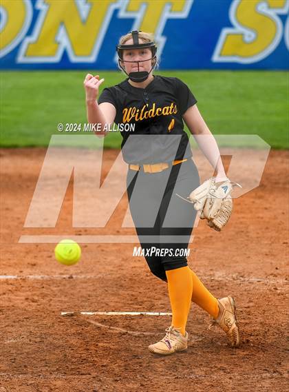 Thumbnail 2 in Hixson vs White Plains photogallery.