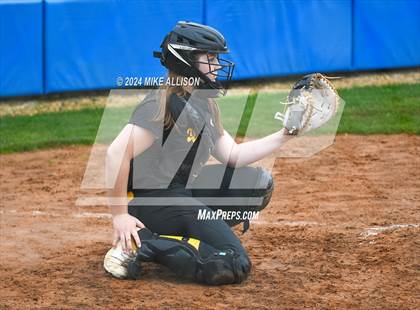 Thumbnail 3 in Hixson vs White Plains photogallery.