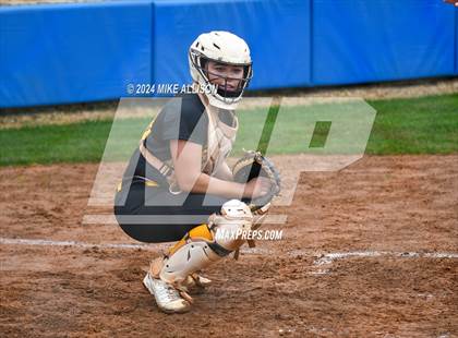 Thumbnail 2 in Hixson vs White Plains photogallery.