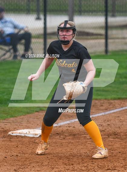 Thumbnail 3 in Hixson vs White Plains photogallery.