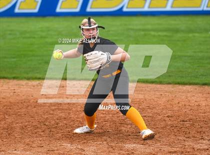 Thumbnail 2 in Hixson vs White Plains photogallery.