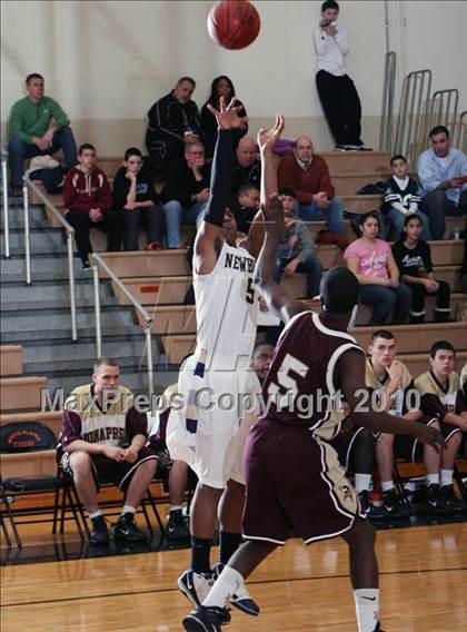 Thumbnail 2 in Iona Prep vs Newburgh (Harry Jefferson Holiday Showcase) photogallery.