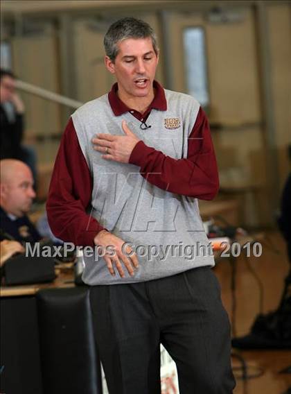 Thumbnail 2 in Iona Prep vs Newburgh (Harry Jefferson Holiday Showcase) photogallery.