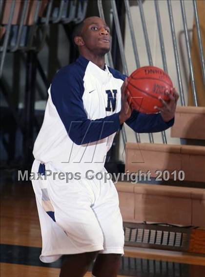Thumbnail 3 in Iona Prep vs Newburgh (Harry Jefferson Holiday Showcase) photogallery.