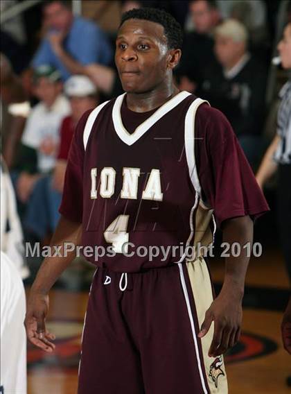 Thumbnail 1 in Iona Prep vs Newburgh (Harry Jefferson Holiday Showcase) photogallery.