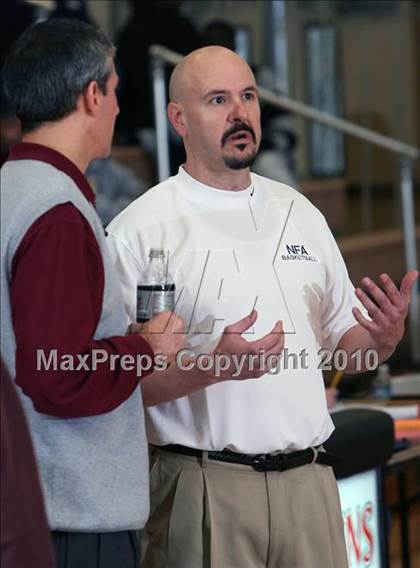 Thumbnail 3 in Iona Prep vs Newburgh (Harry Jefferson Holiday Showcase) photogallery.
