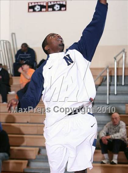Thumbnail 2 in Iona Prep vs Newburgh (Harry Jefferson Holiday Showcase) photogallery.
