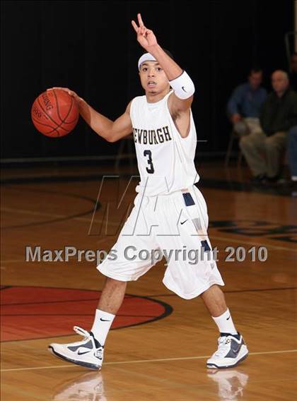 Thumbnail 3 in Iona Prep vs Newburgh (Harry Jefferson Holiday Showcase) photogallery.