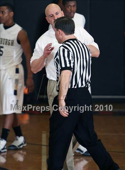 Thumbnail 3 in Iona Prep vs Newburgh (Harry Jefferson Holiday Showcase) photogallery.