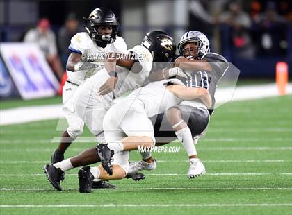 Thumbnail 1 in Pleasant Grove vs. West Orange-Stark (UIL 4A Division 2 Final) photogallery.