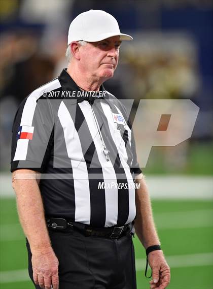 Thumbnail 1 in Pleasant Grove vs. West Orange-Stark (UIL 4A Division 2 Final) photogallery.