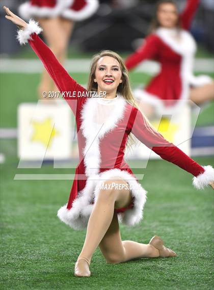 Thumbnail 1 in Pleasant Grove vs. West Orange-Stark (UIL 4A Division 2 Final) photogallery.