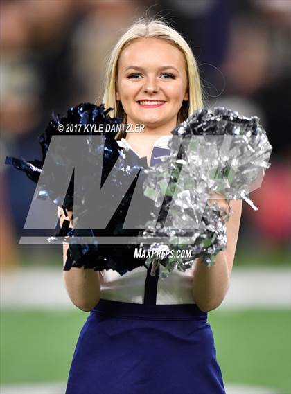 Thumbnail 2 in Pleasant Grove vs. West Orange-Stark (UIL 4A Division 2 Final) photogallery.