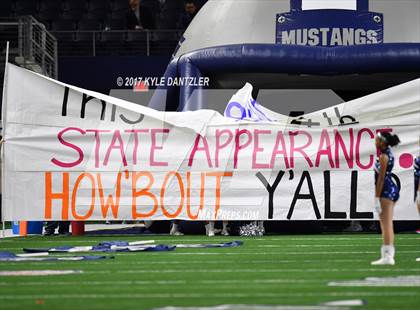 Thumbnail 3 in Pleasant Grove vs. West Orange-Stark (UIL 4A Division 2 Final) photogallery.