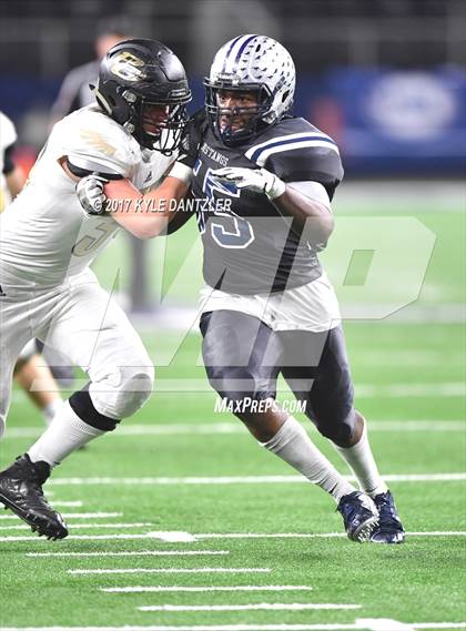 Thumbnail 3 in Pleasant Grove vs. West Orange-Stark (UIL 4A Division 2 Final) photogallery.